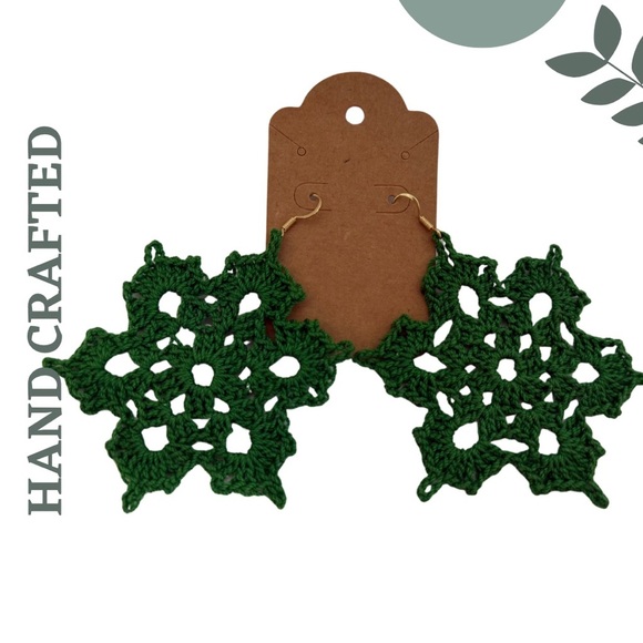 Boho Floral Crochet Earrings | Handmade | Emerald Green | Lightweight Lace - Picture 1 of 3